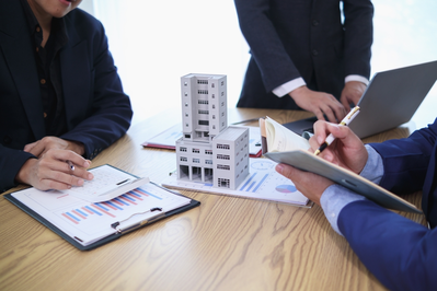 people planning development project